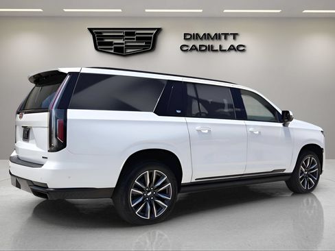 Used 2022 Cadillac Escalade ESV Sport w/ Touring Package AWD/4WD image 5
