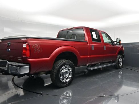 Used 2016 Ford F250 XLT w/ XLT Premium Package AWD/4WD image 6