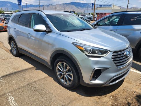 Used 2018 Hyundai Santa Fe SE w/ Cargo Package FWD image 24