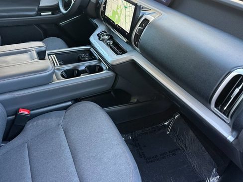 Used 2025 Ford Expedition Max Active AWD/4WD image 22