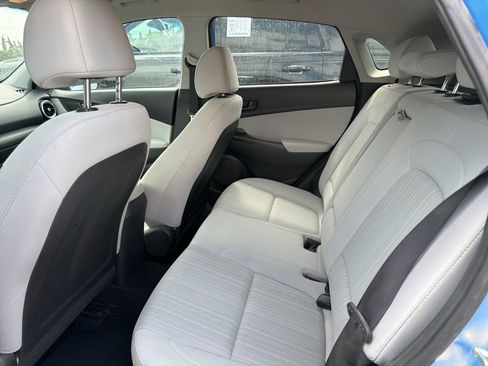 Used 2022 Hyundai Kona SEL FWD image 6