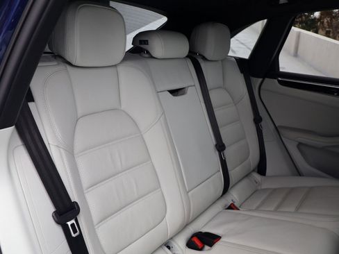 Certified 2023 Porsche Macan Turbo AWD/4WD image 22