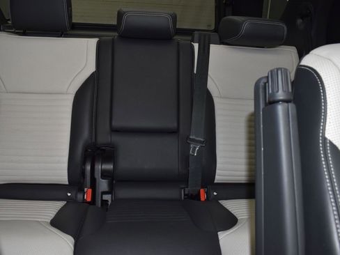 Used 2023 Land Rover Discovery HSE R-Dynamic image 31