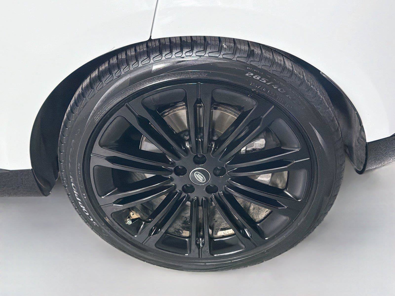 Certified 2024 Land Rover Range Rover SE AWD/4WD image 32