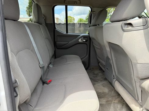 Used 2012 Nissan Frontier SV AWD/4WD image 20