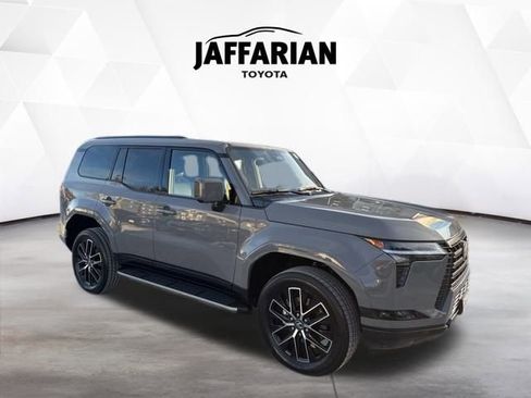 Used 2025 Lexus GX 550 image 1