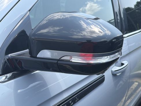 Used 2025 Lincoln Navigator L Reserve AWD/4WD image 4