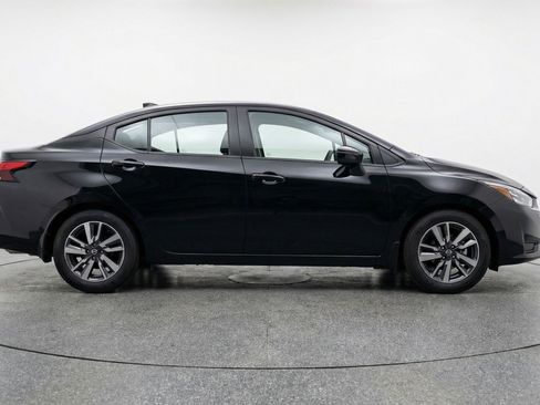 Used 2025 Nissan Versa SV FWD image 11