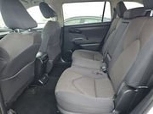 Used 2023 Toyota Highlander LE image 11