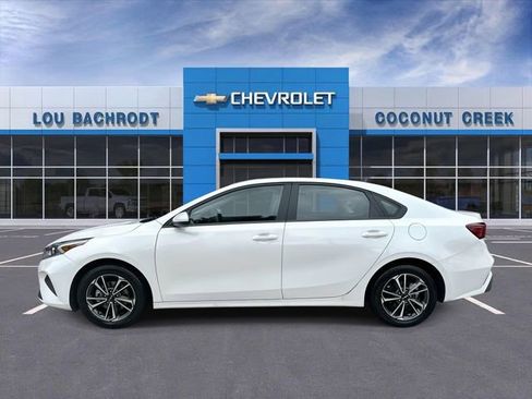 Used 2024 Kia Forte LXS image 5