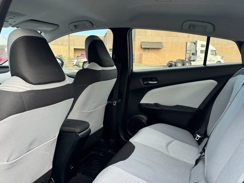 Used 2016 Toyota Prius Three Touring image 27