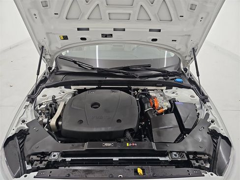 Used 2022 Volvo S60 T8 R-Design Expression w/ Premium Package image 40