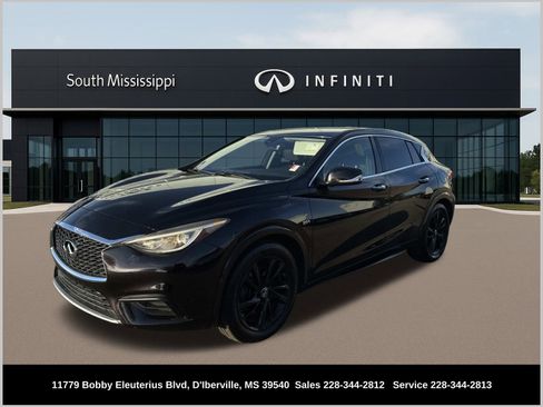 Used 2017 INFINITI QX30 image 1