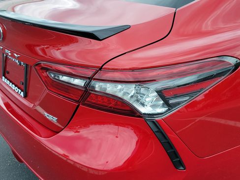 Certified 2022 Toyota Camry XSE FWD image 11