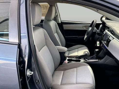 Used 2016 Toyota Corolla LE FWD image 9