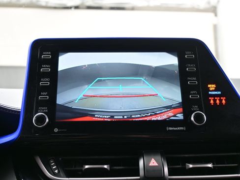 Used 2021 Toyota C-HR XLE FWD image 17