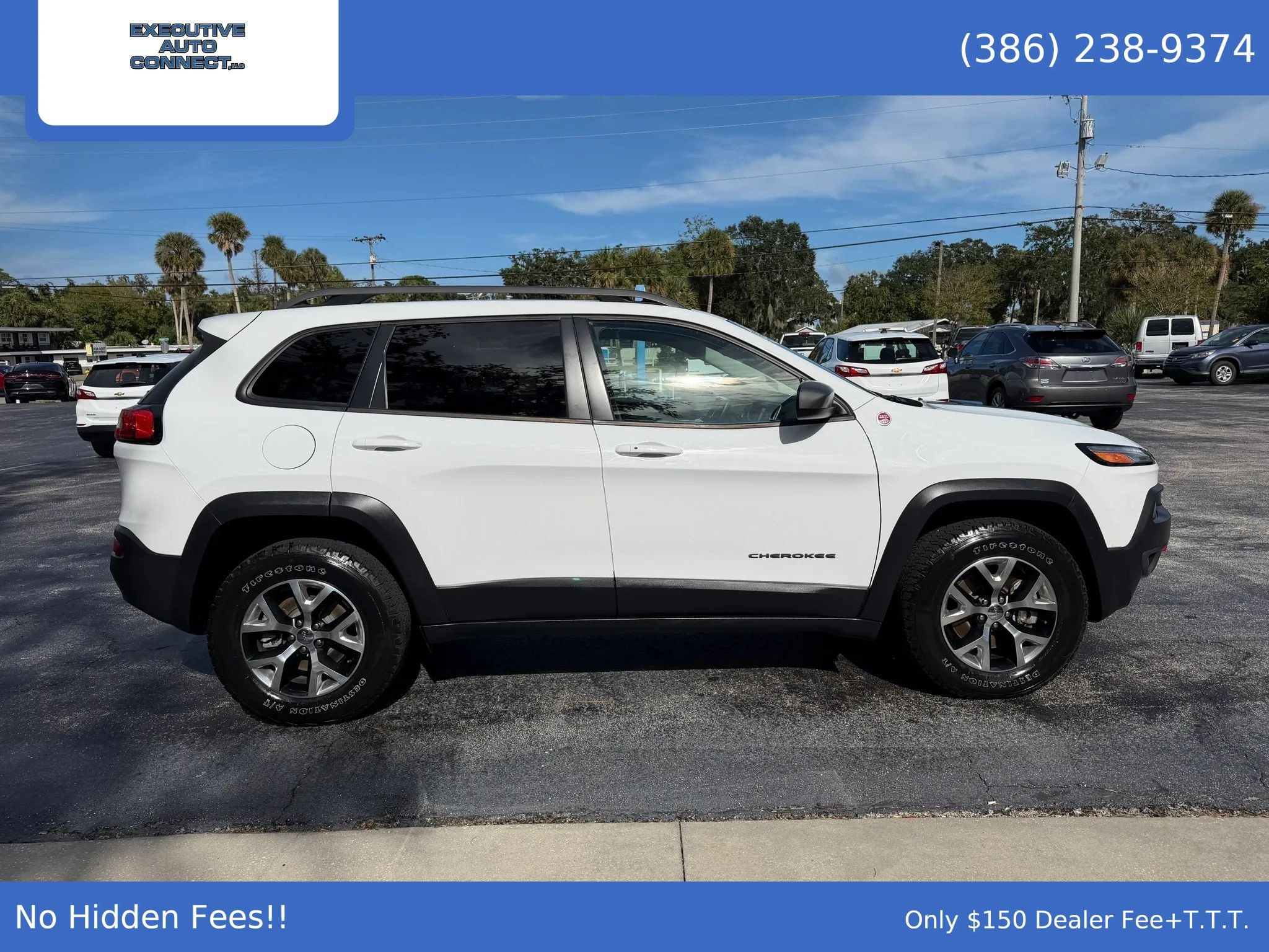 Used 2017 Jeep Cherokee Trailhawk w/ Comfort/Convenience Group AWD/4WD image 4