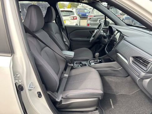 Used 2025 Subaru Forester Premium AWD/4WD image 9