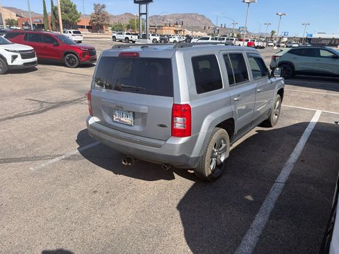 Used 2017 Jeep Patriot Sport w/ Power Value Group FWD image 3