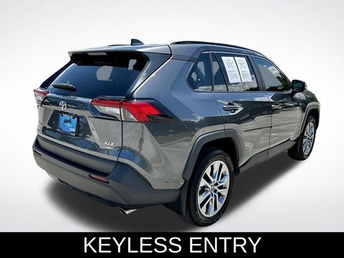 Used 2023 Toyota RAV4 XLE Premium image 6