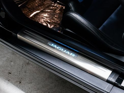 Used 2022 Jaguar F-TYPE Coupe RWD image 18
