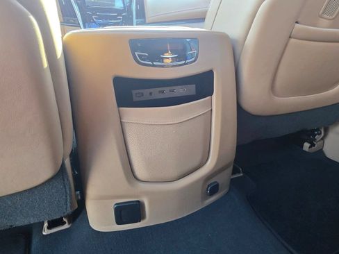 Used 2019 Cadillac Escalade Platinum AWD/4WD image 26