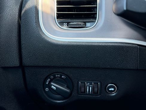 Used 2022 Dodge Charger SXT RWD image 15