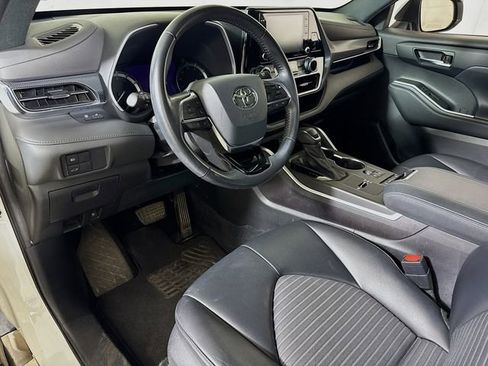 Used 2021 Toyota Highlander XSE image 7