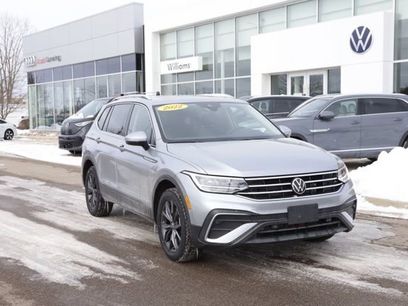 Used 2022 Volkswagen Tiguan SE w/ Panoramic Sunroof Package