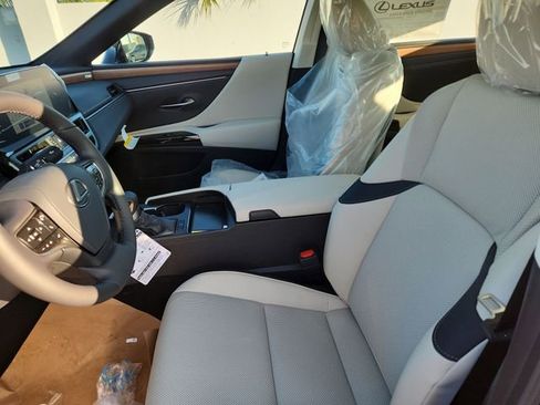 New 2025 Lexus ES 350 w/ Premium Package FWD image 11