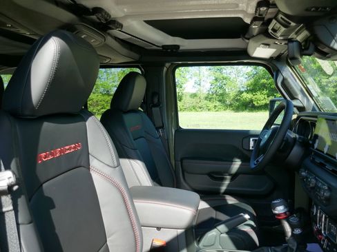 New 2026 Jeep Wrangler Unlimited Rubicon AWD/4WD image 10
