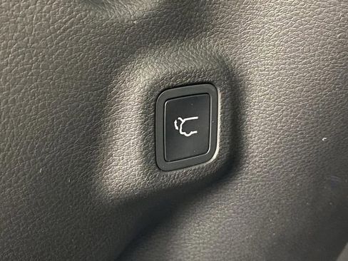 New 2026 Jeep Compass Latitude image 16