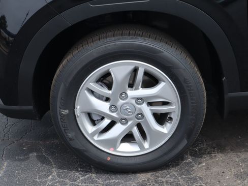 New 2026 Hyundai Venue SE FWD image 16