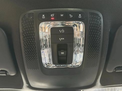 Used 2021 Mercedes-Benz GLB 250 4MATIC image 26