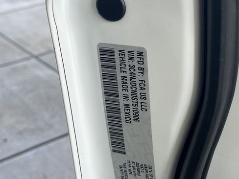 Used 2025 Jeep Compass Limited image 30