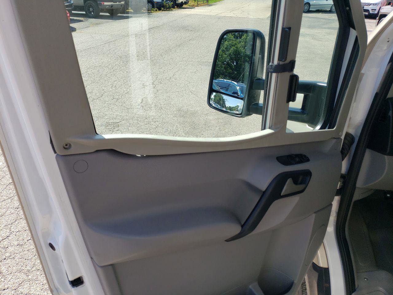 Used 2008 Freightliner Sprinter 3500 RWD image 5