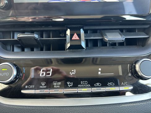 Used 2023 Toyota Corolla LE image 32