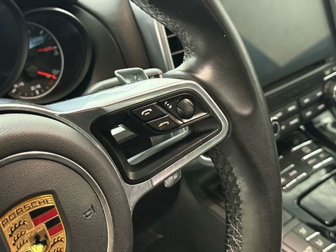 Used 2018 Porsche Cayenne Platinum Edition image 21