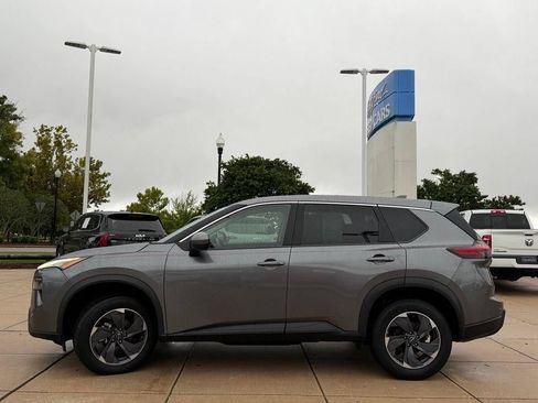 Used 2025 Nissan Rogue SV FWD image 8