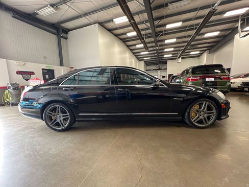 Used 2011 Mercedes-Benz S 63 AMG image 3