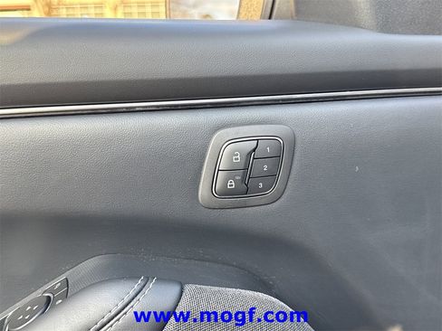 Used 2022 Ford Mustang Mach-E Premium image 18