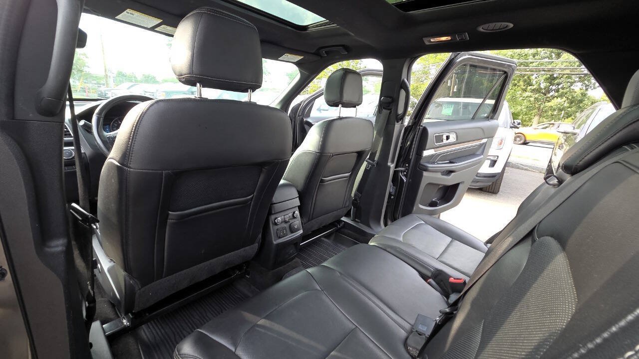 Used 2017 Ford Explorer Limited AWD/4WD image 28