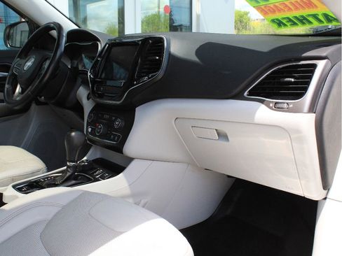 Used 2019 Jeep Cherokee Limited AWD/4WD image 25
