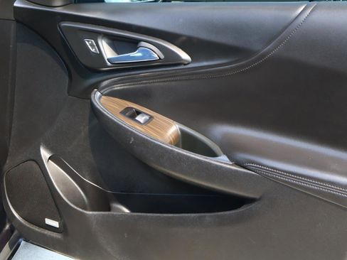 Used 2022 Chevrolet Malibu Premier FWD image 17