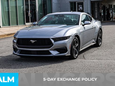 Used 2025 Ford Mustang Premium image 3