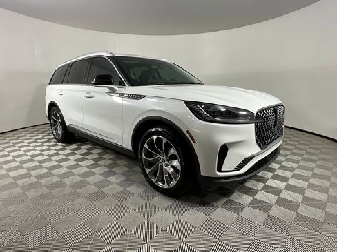 Used 2025 Lincoln Aviator Premiere image 6
