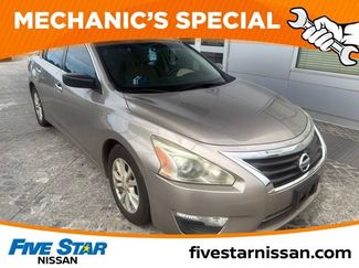 Used 2014 Nissan Altima 2.5 S w/ Sport Value Package FWD video 1