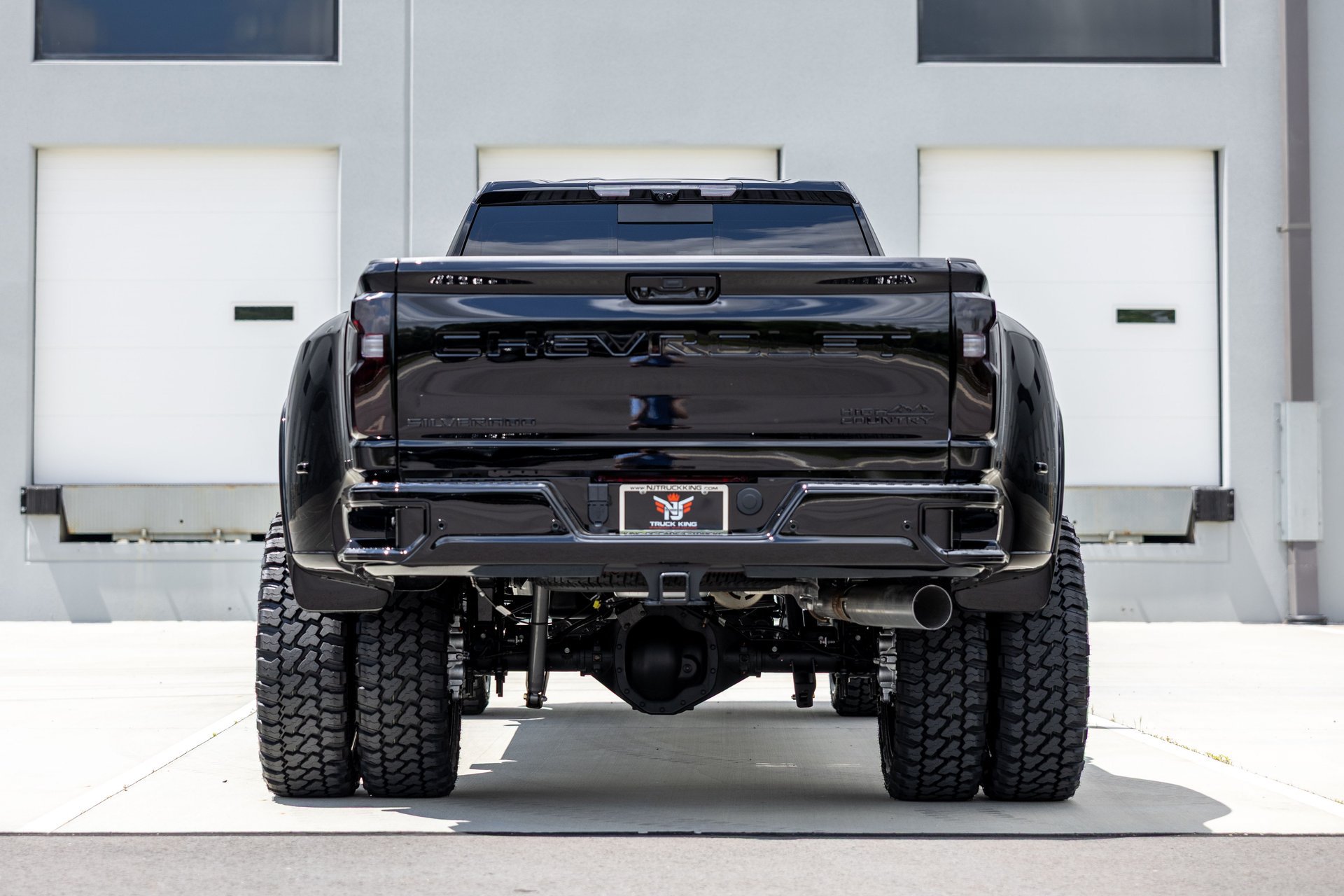 Used 2026 Chevrolet Silverado 3500 High Country w/ High Country Premium Package AWD/4WD image 17