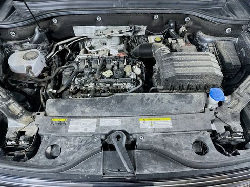 Used 2025 Volkswagen Atlas SE image 29