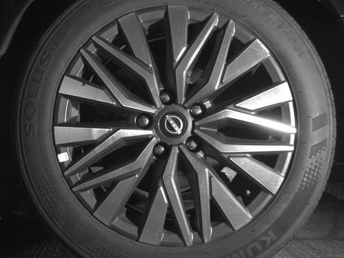 Used 2024 Nissan Altima 2.5 SV image 14